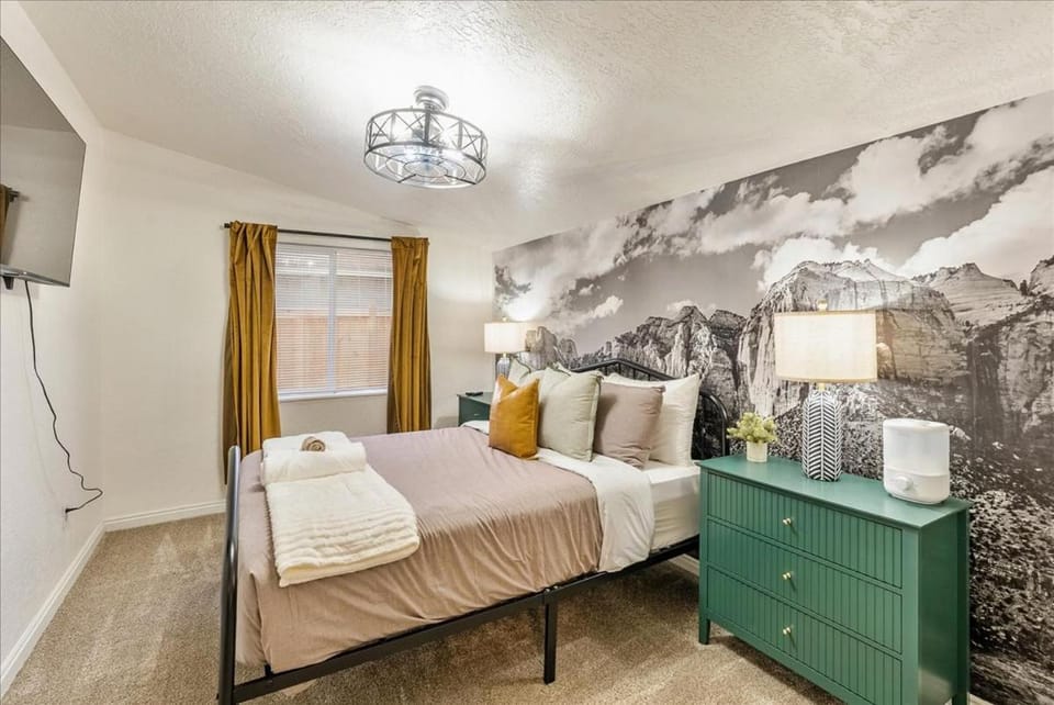 Hot Tub Getaway and Quiet Home Near Downtown SLC House in Millcreek