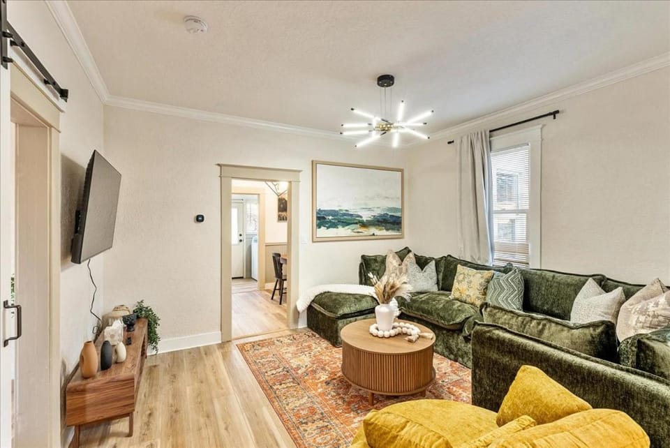 Hot Tub Getaway and Quiet Home Near Downtown SLC House in Millcreek
