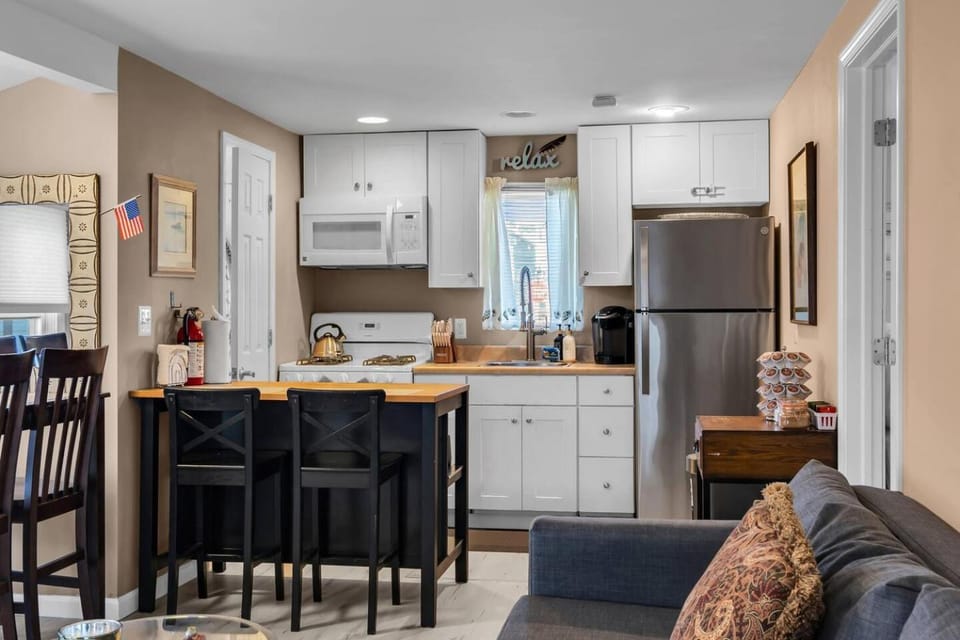 Fast Wi-Fi | Linen & Towel | Coffee | Prof Cleaned House in Seaside Park