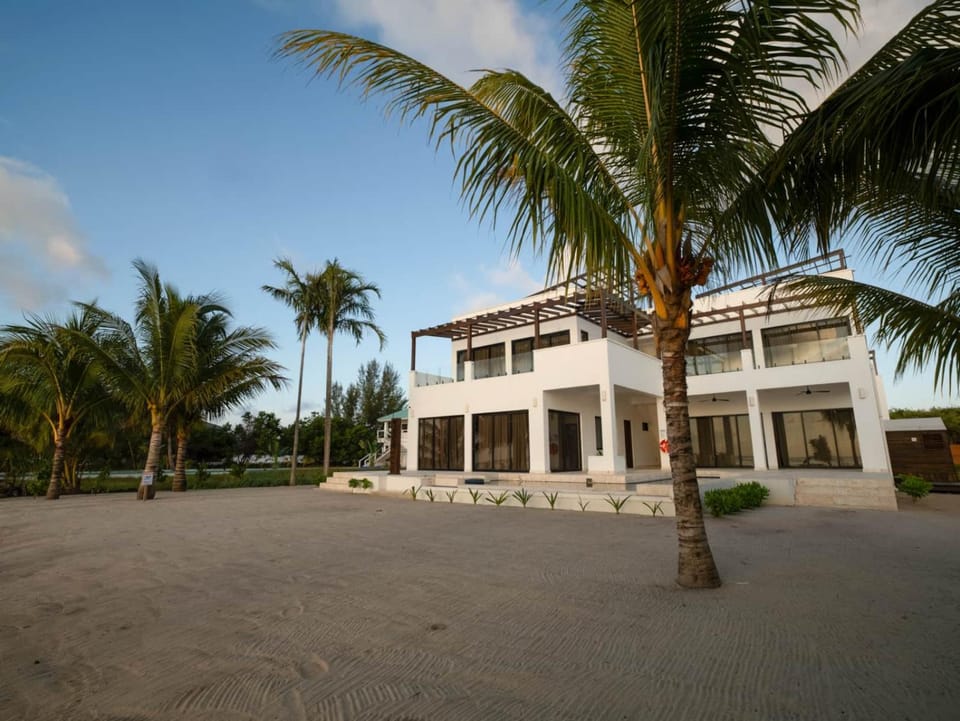 Casa Sur – Oceanfront Villa Villa in Placencia