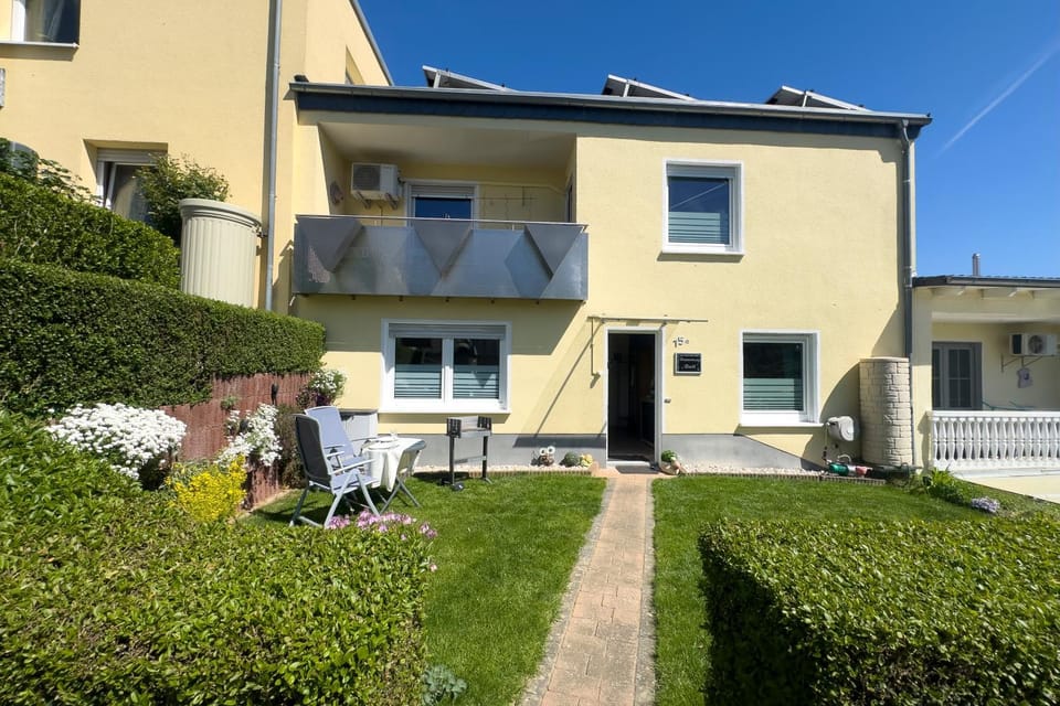 Property building, Spring, BBQ facilities, Garden, Seating area