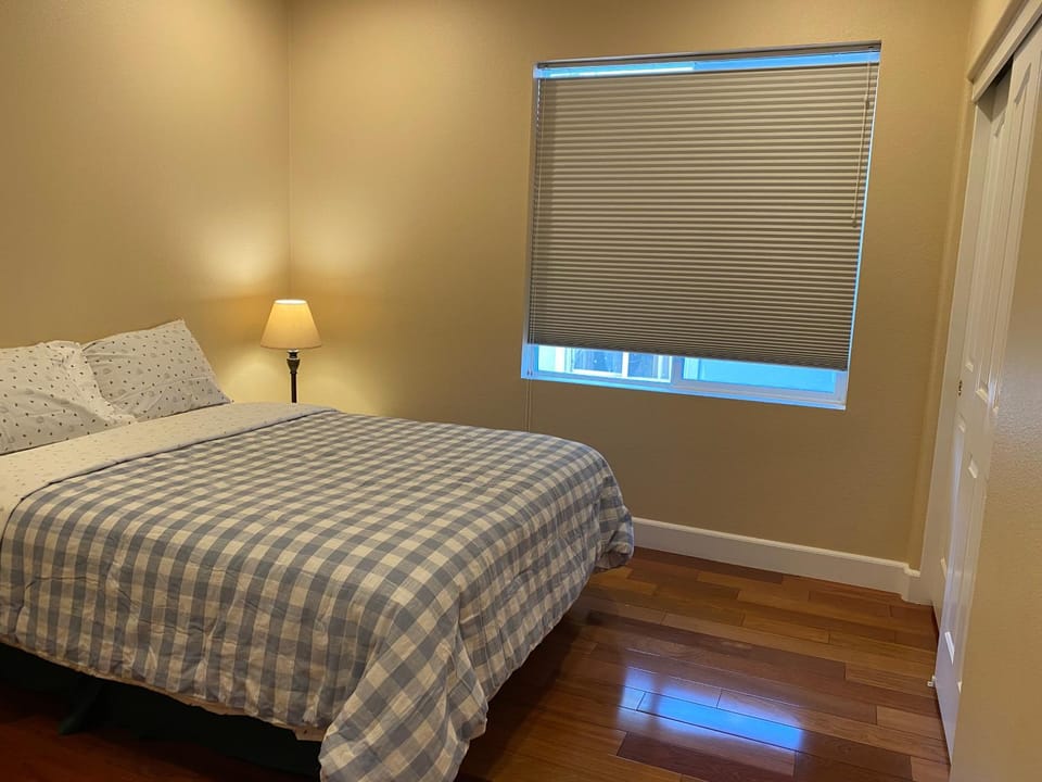 Rooms in a large home beautiful neighborhood Vacation rental in Evergreen