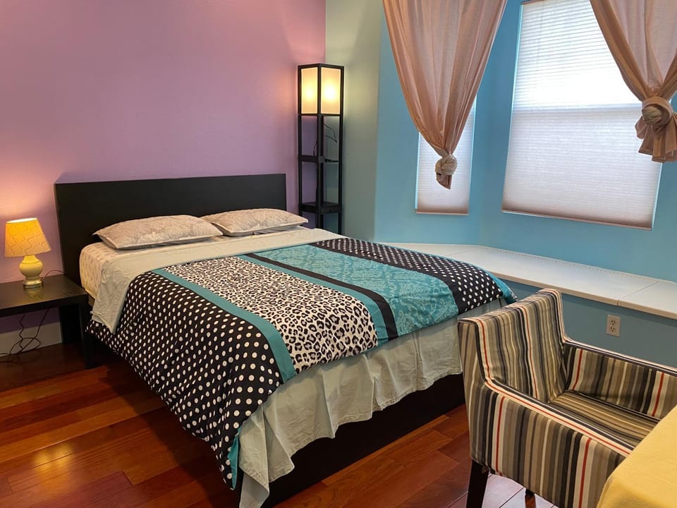 Rooms in a large home beautiful neighborhood Vacation rental in Evergreen