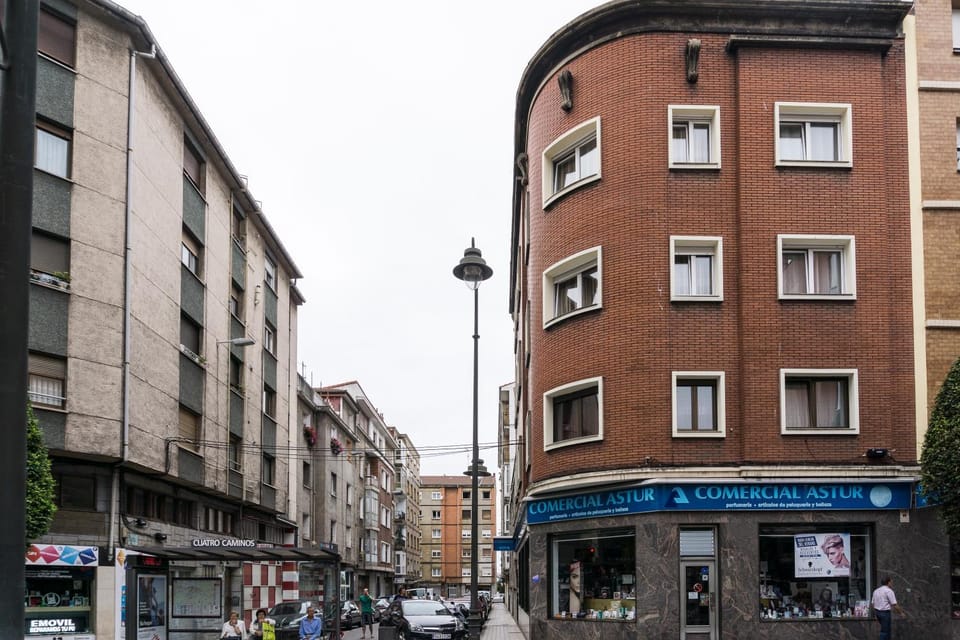 Facade/entrance, City view, Street view