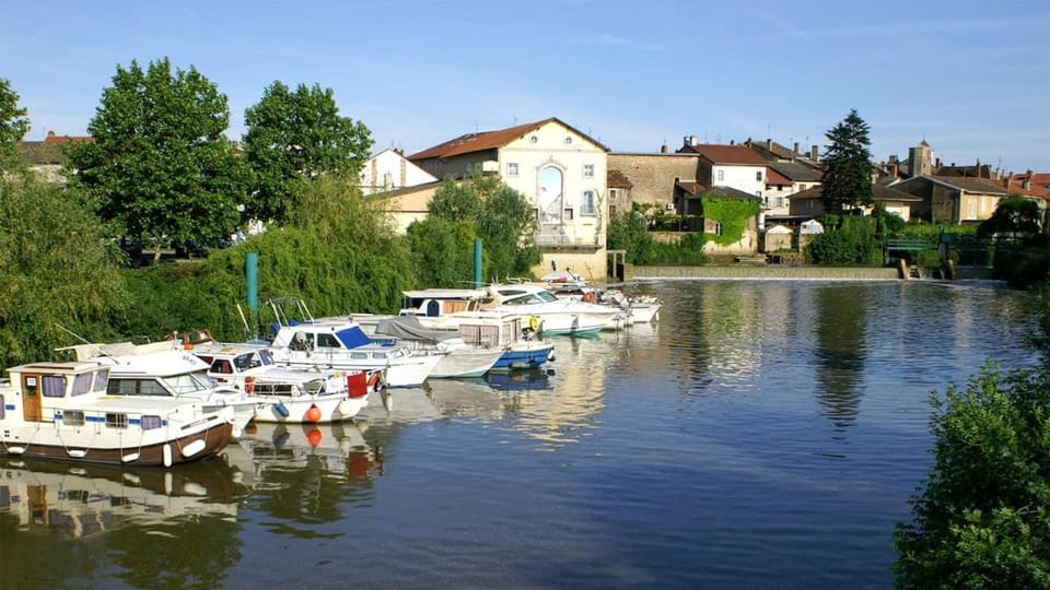 Charmante maison en centre-ville cour privée House in Auvergne-Rhône-Alpes
