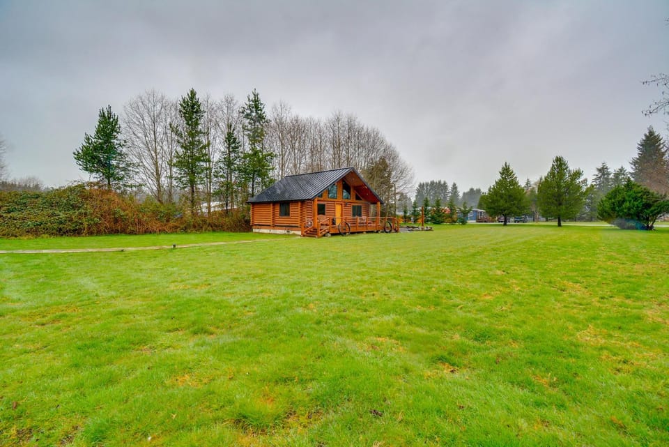 Near Trails and Rivers! Trybett Cabin in Forks Cabin in Forks