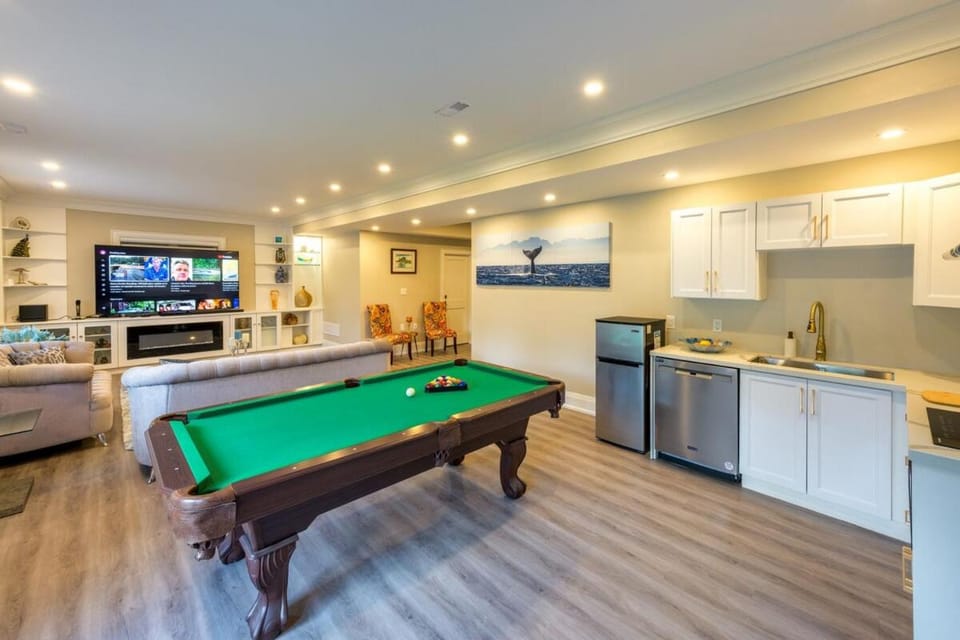 Beach House First Floor House in Ajax