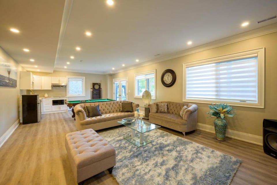 Beach House First Floor House in Ajax