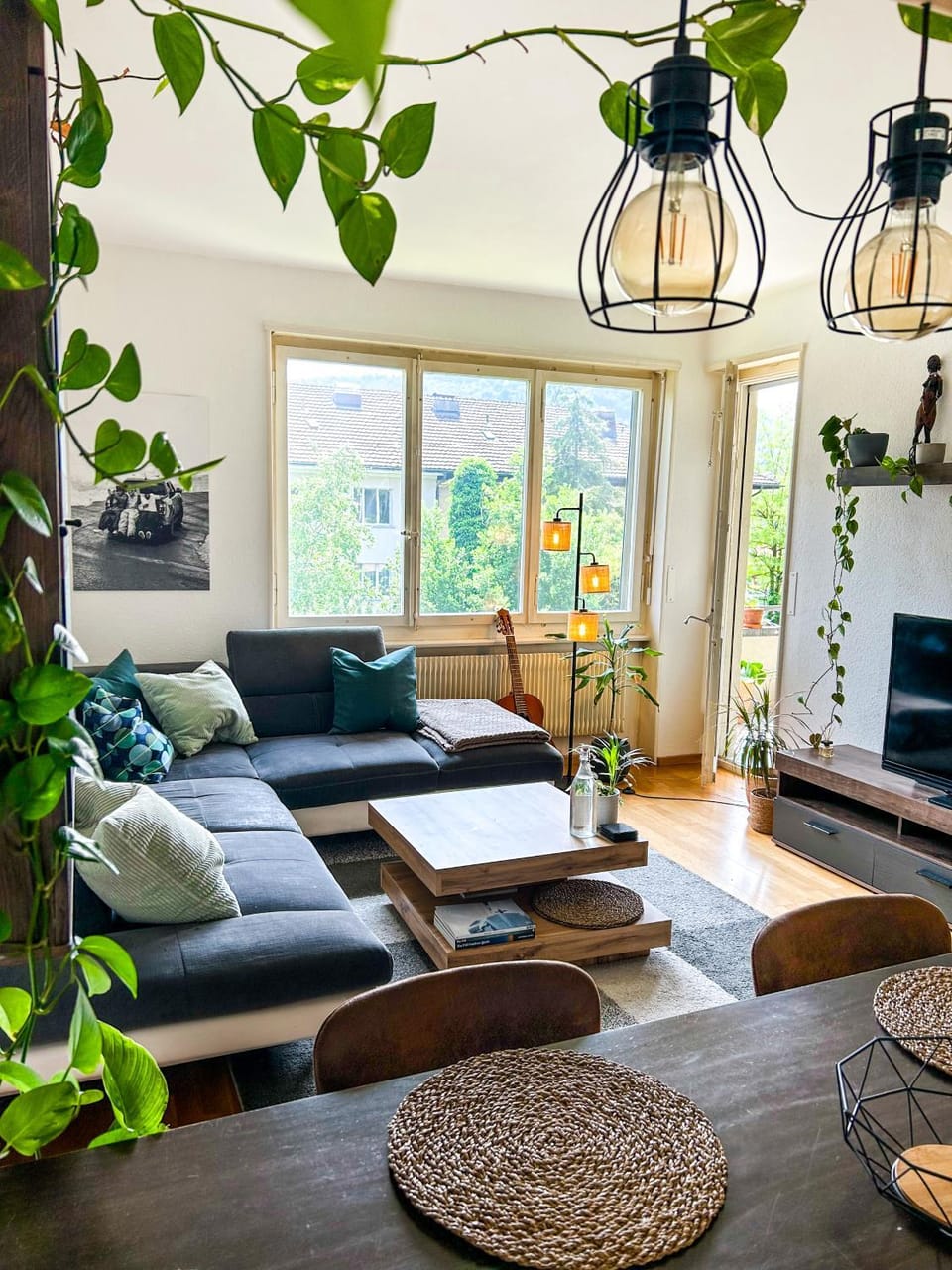 Cozy room in shared apartment next to the Aare Vacation rental in City of Bern