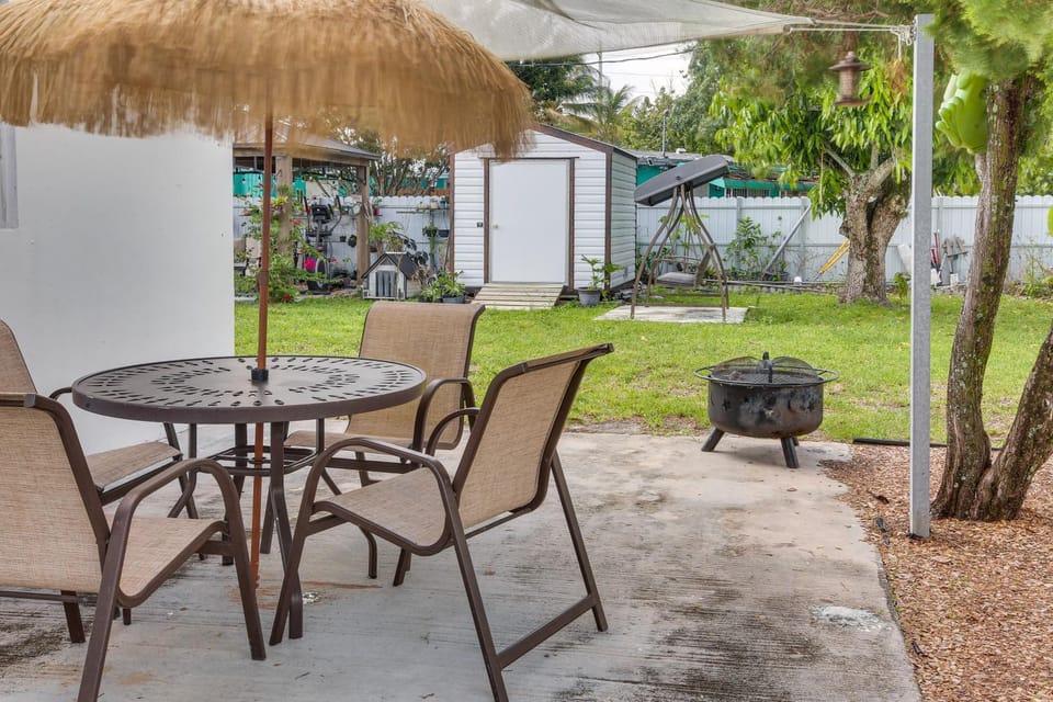 Explore West Palm Beach! Retreat w/ Yard + Patio House in West Palm Beach