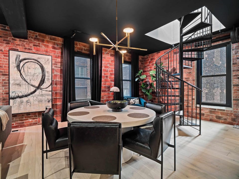 PrivateRooftopPatio-HotTub-FirePit-WetBar-Downtown Apartment in Ohio City