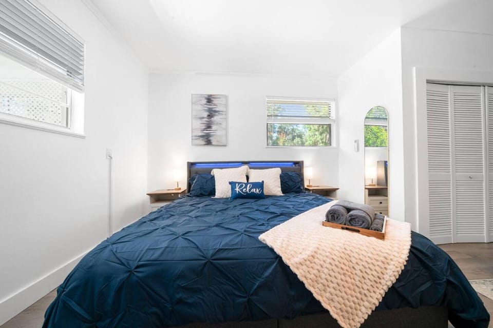 Bed, Bedroom