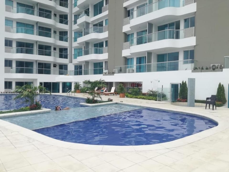 Swimming pool