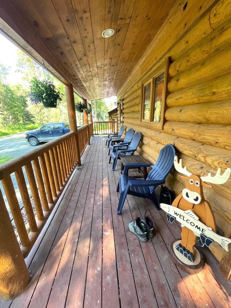 Beautiful Log Home with Access to the Kenai River House in Ridgeway