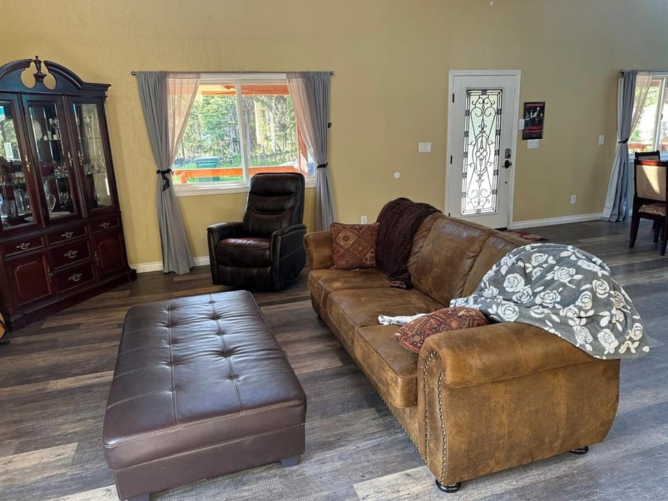 Soldotna Creek Lodge House in Ridgeway