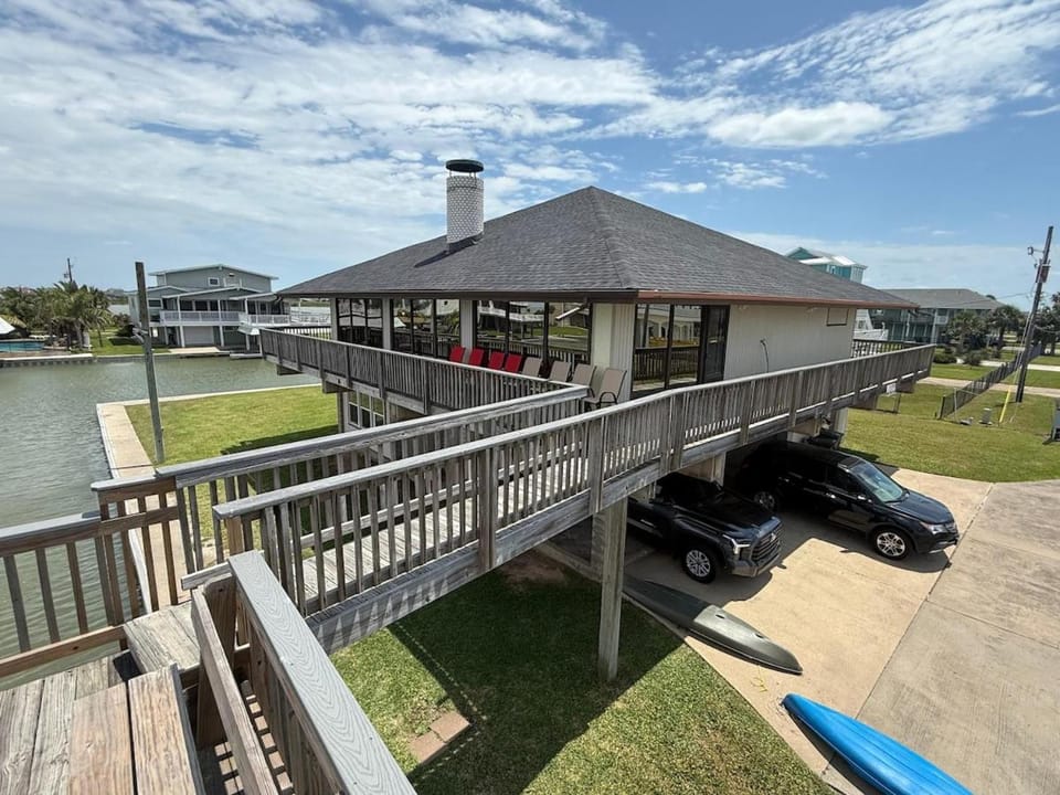 Waterfront Fishing Stay, Canal Access & Shallow Flats House in Galveston Island