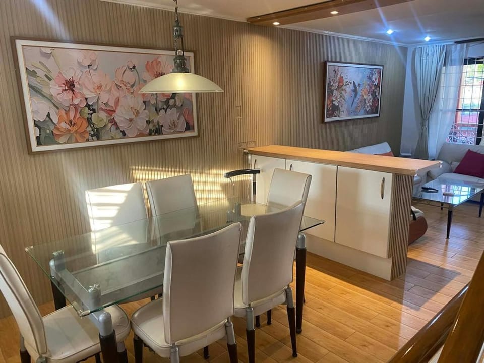 Townhouse in Bacoor 3BR Family-Friendly Apartment in Bacoor