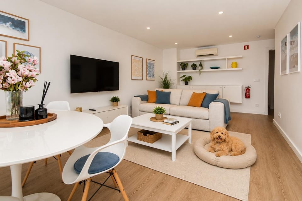 TV and multimedia, Living room, Seating area, pet friendly