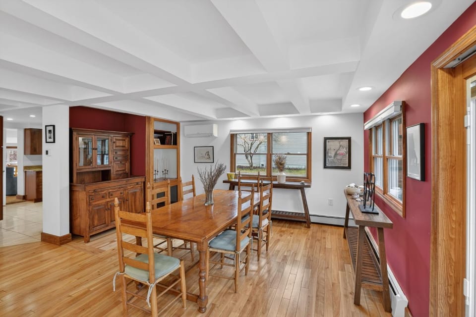 Saratoga Cottage - 2BR Near Track & Lake home House in Saratoga Springs