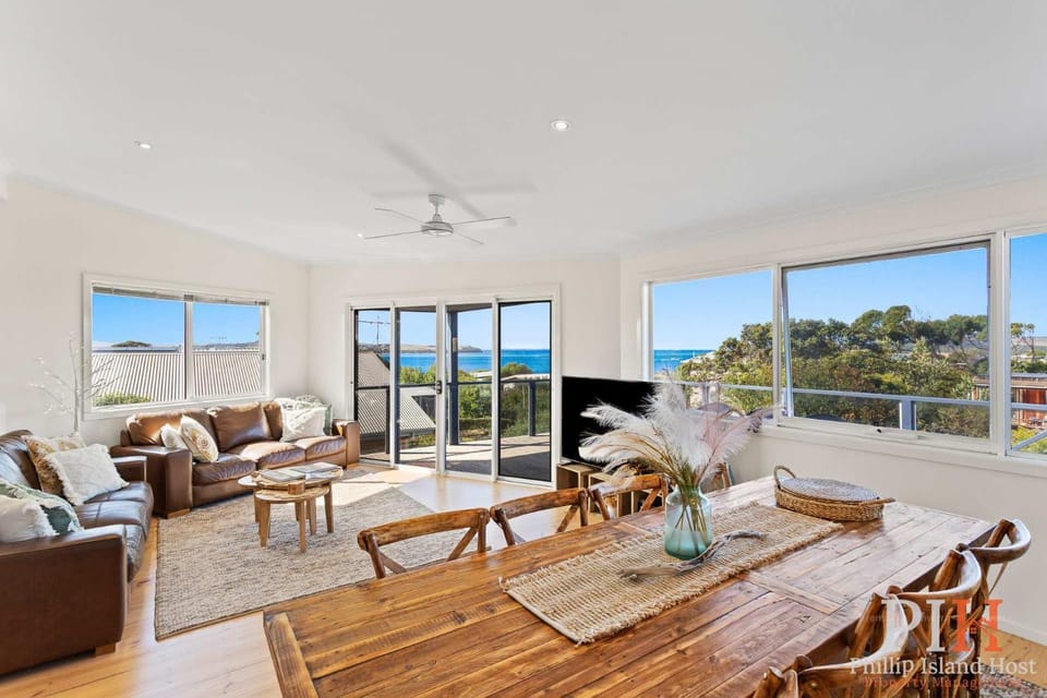 Coastal Balcony Seaview Family Home House in Cape Woolamai