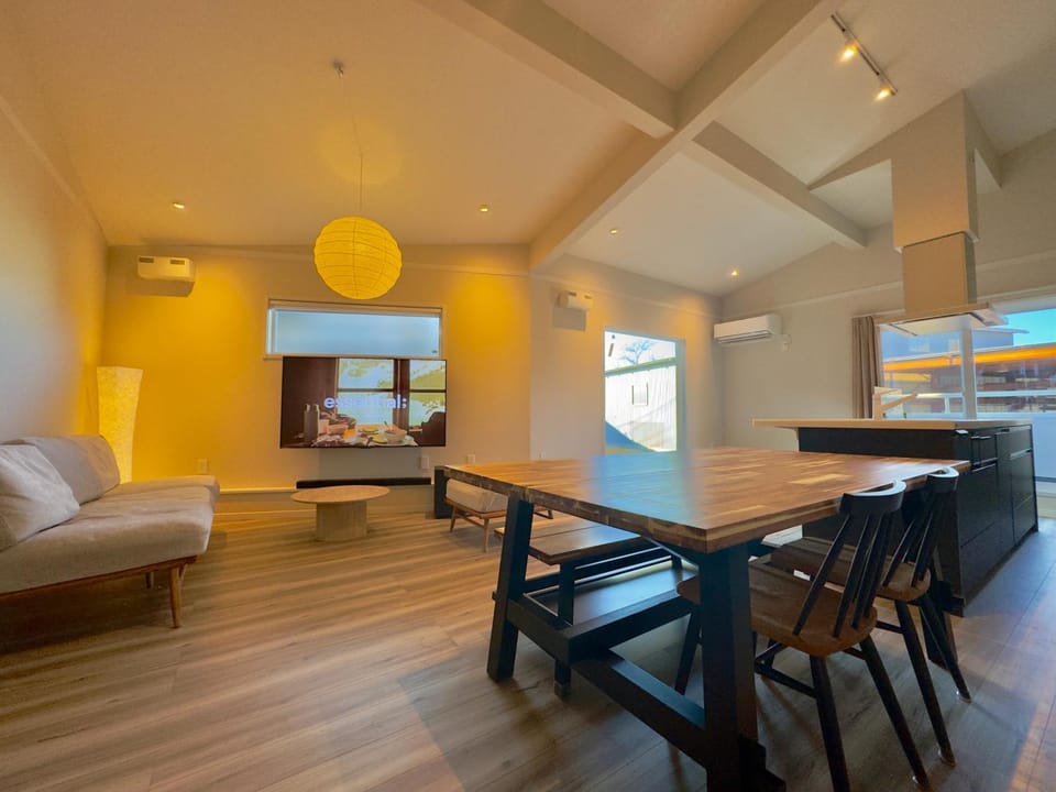 TV and multimedia, Kitchen or kitchenette, Living room, Dining area