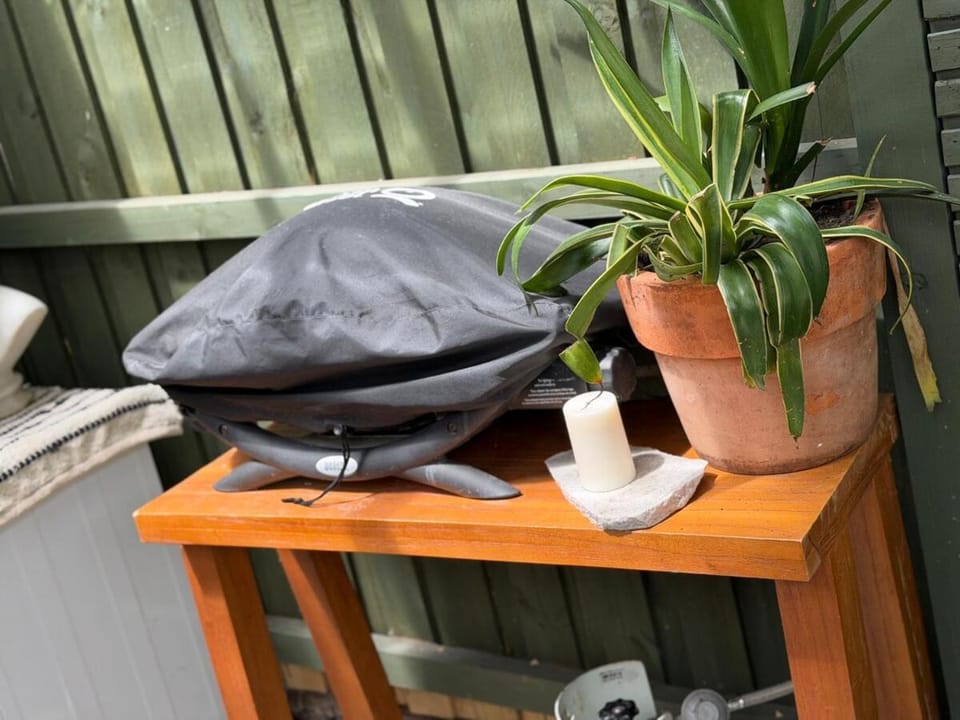 Classy 2BR & Well furnished & Outdoor Area House in Sydney