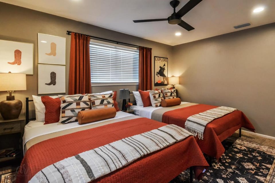 Howdy Yall Ranch Luxe Western Retreat House in Abilene