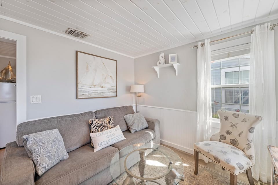 Living room, Seating area, furniture