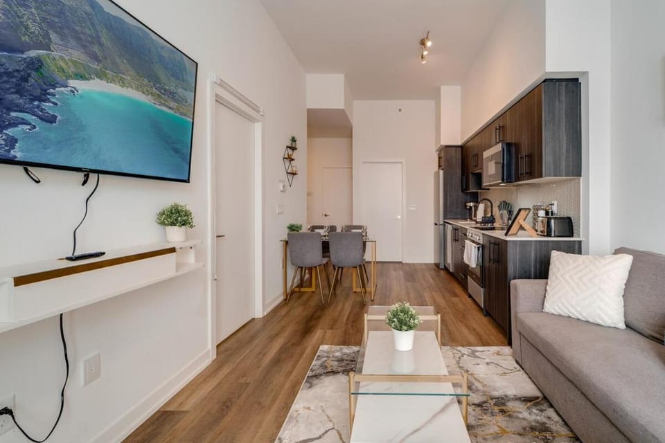 Luxury & Modern Condo in Central KW With Exclusive Terrace Apartment in Waterloo