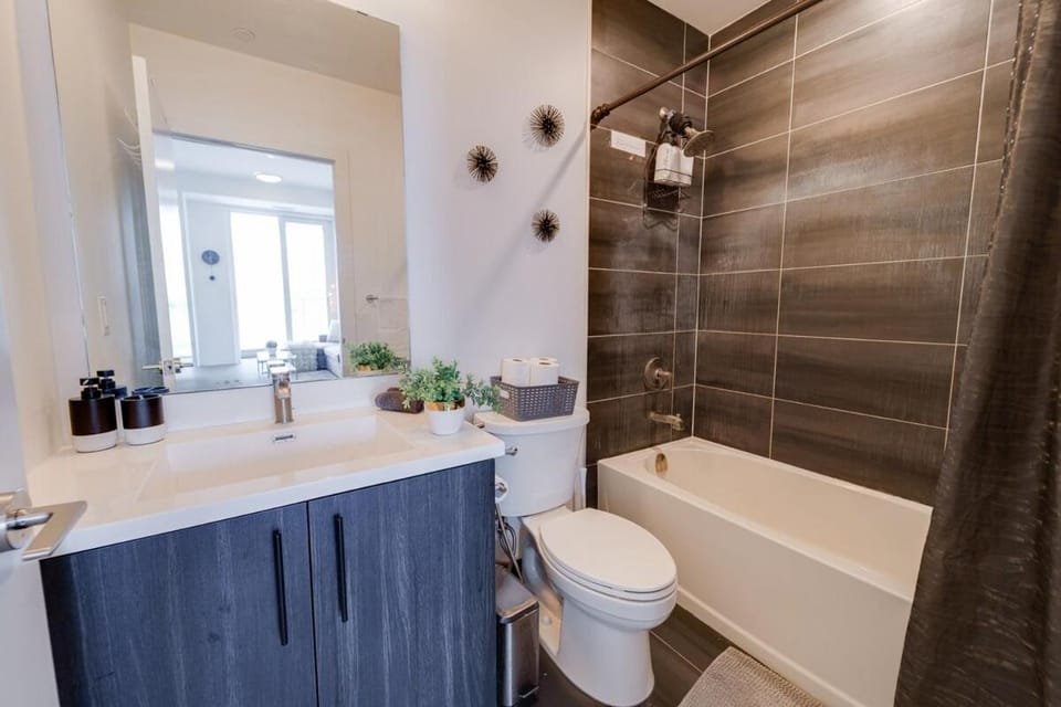 Luxury & Modern Condo in Central KW With Exclusive Terrace Apartment in Waterloo