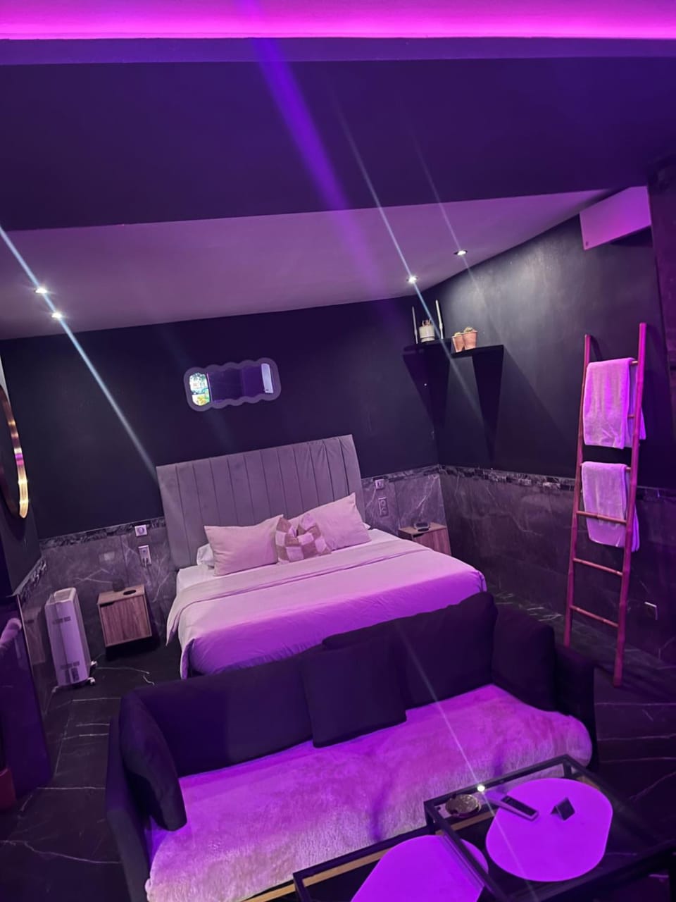 spapurple95 Suite romantique avec jacuzzi privatif Apartment in Île-de-France