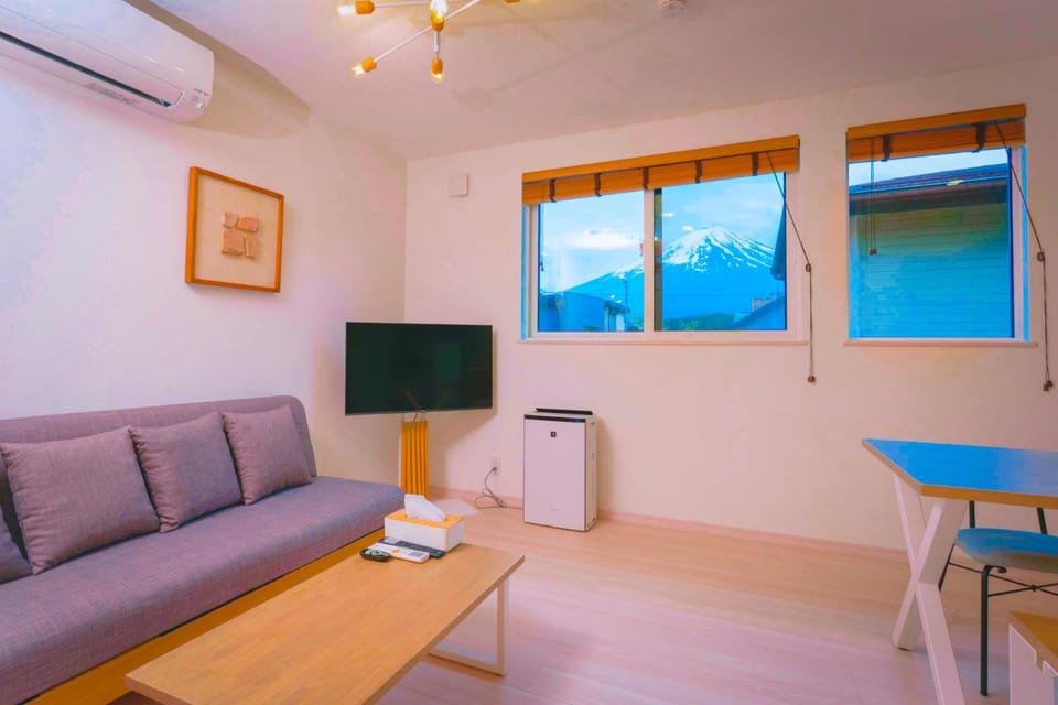 Living room, Mountain view