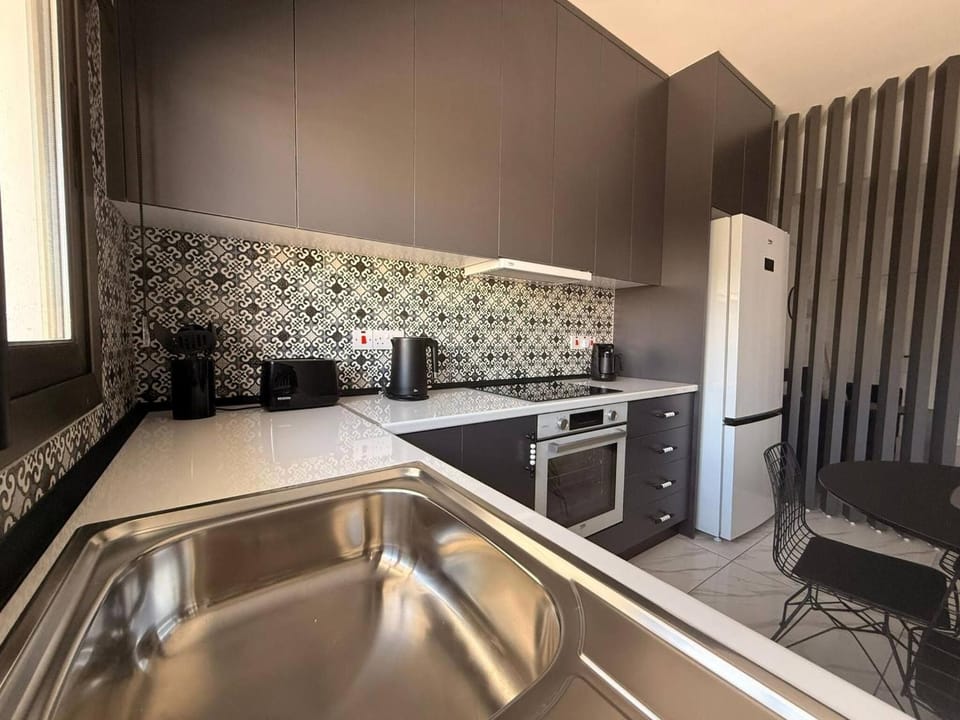 microwave, oven, kitchen