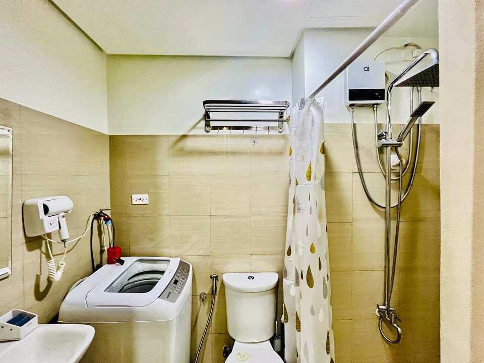 Shower, Toilet, Bathroom, washing machine