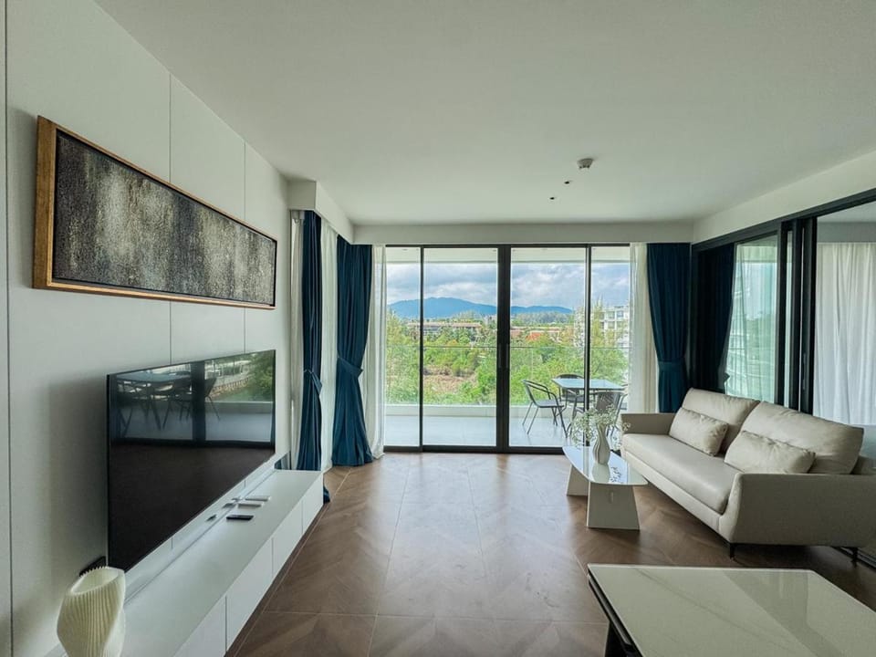 Top Location Kora Resort 1BR Near Layan Beach Pool & Balcony Apartment in Choeng Thale