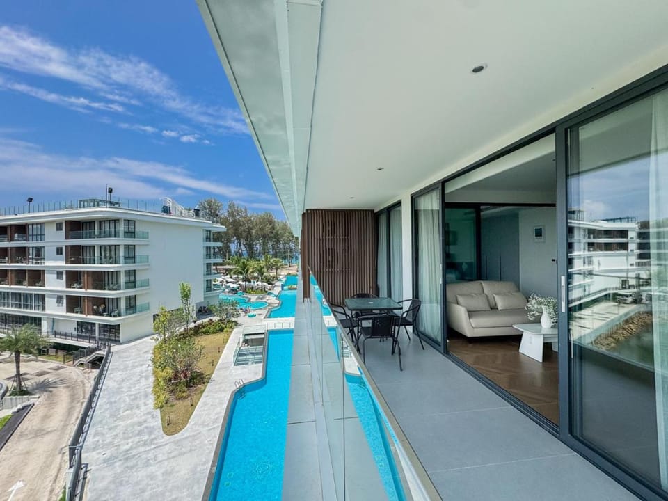 Top Location Kora Resort 1BR Near Layan Beach Pool & Balcony Apartment in Choeng Thale