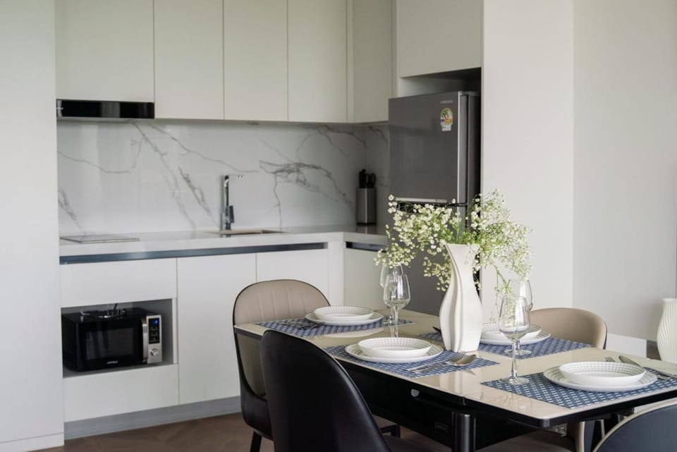 Top Location Kora Resort 1BR Near Layan Beach Pool & Balcony Apartment in Choeng Thale