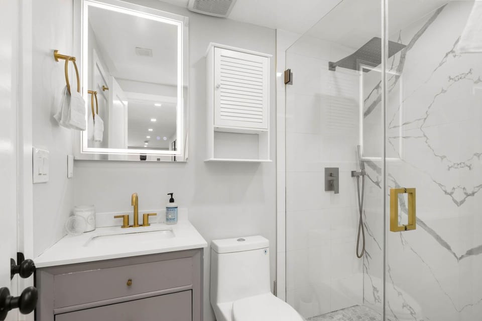 Lafayette Loft by StayHaus I Renovated 2BR Apartment in Bedford-Stuyvesant