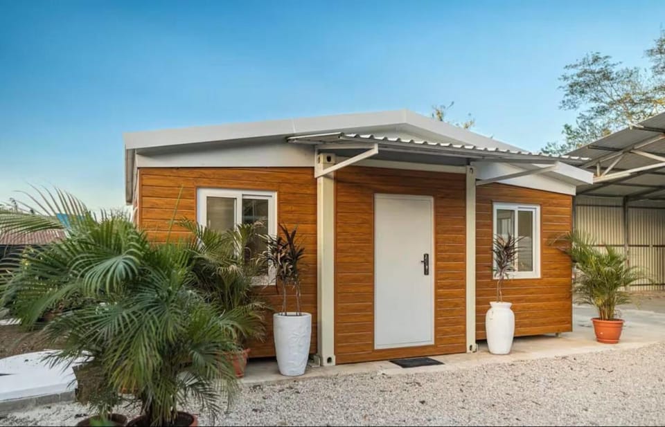 Beautiful Tamarindo Tiny house with AC WIFI House in Guanacaste Province