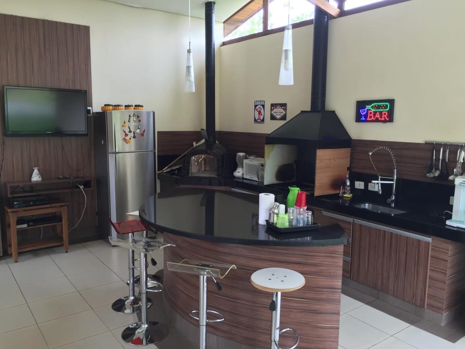 BBQ facilities, Lounge or bar