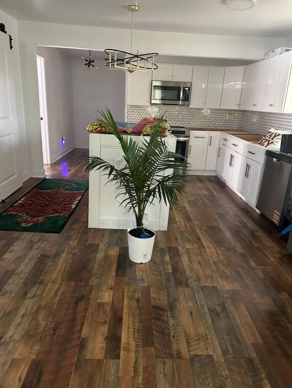 House 12 Mins to DWTN & MER BENZ STD Apartment in Atlanta