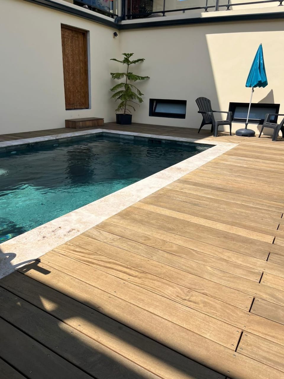Swimming pool
