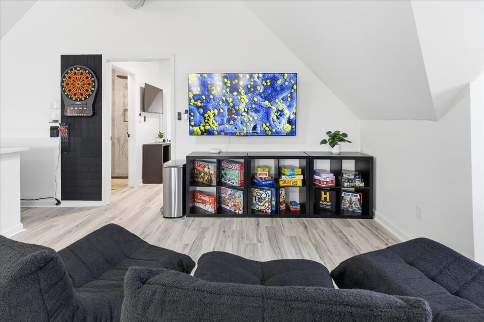 Brand New 8 BR Double Unit House near Downtown House in Indianapolis