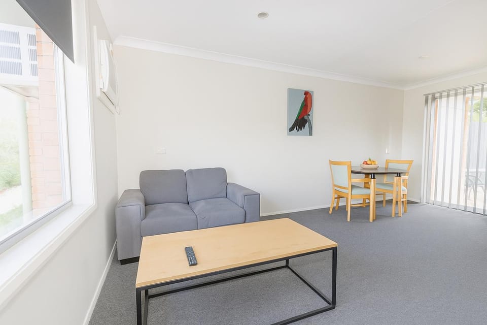 Brook Villas - 2 Bedroom Team Workstay Apartment in Muswellbrook