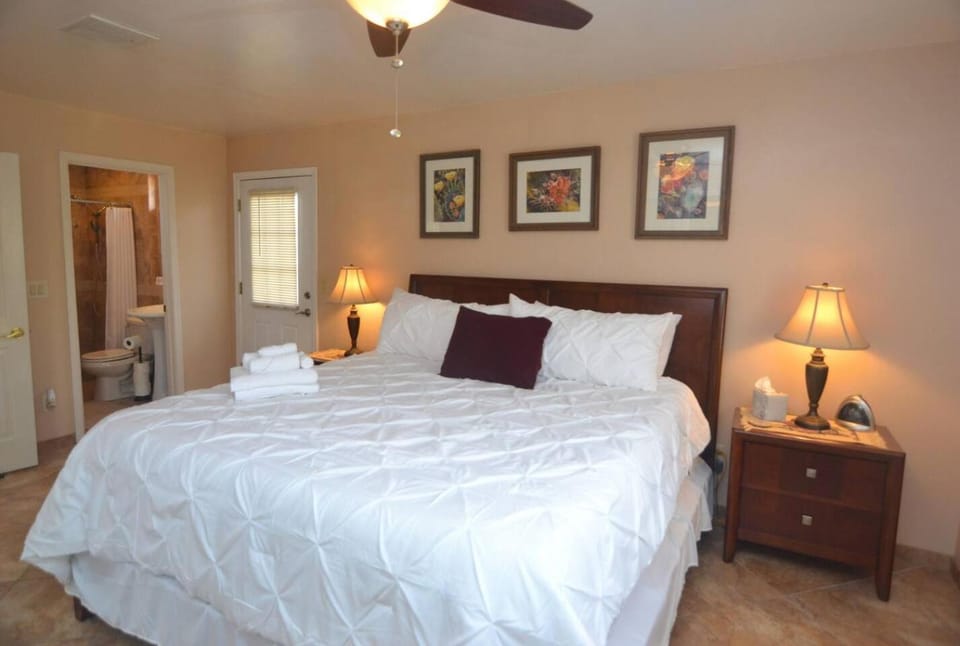 1 bdr guest home in Oro Valley! Mtn views, hot tub House in Casas Adobes