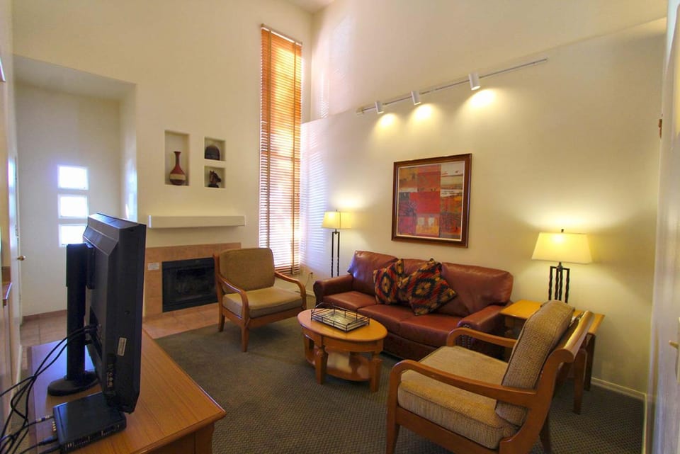 Villas of Cave Creek - 2 Bedroom Suite with Fireplace Apartment in Carefree