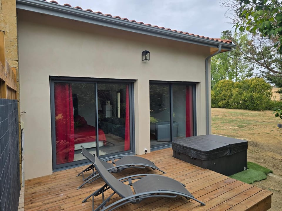 Chicken Fields Good ! Apartment in Auch