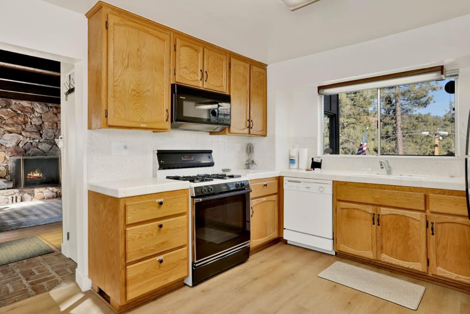 Kitchen or kitchenette, dishwasher, oven, stove, toaster, kitchen