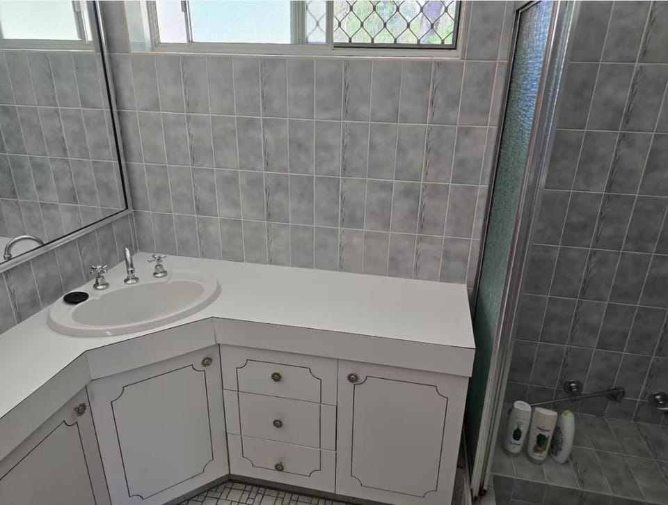 Room in a farm house near Kelmscott Train Station Farm Stay in Kelmscott