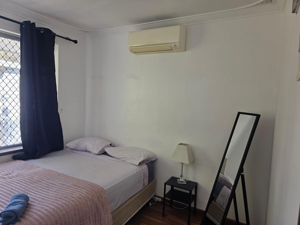 Room in a farm house near Kelmscott Train Station Farm Stay in Kelmscott